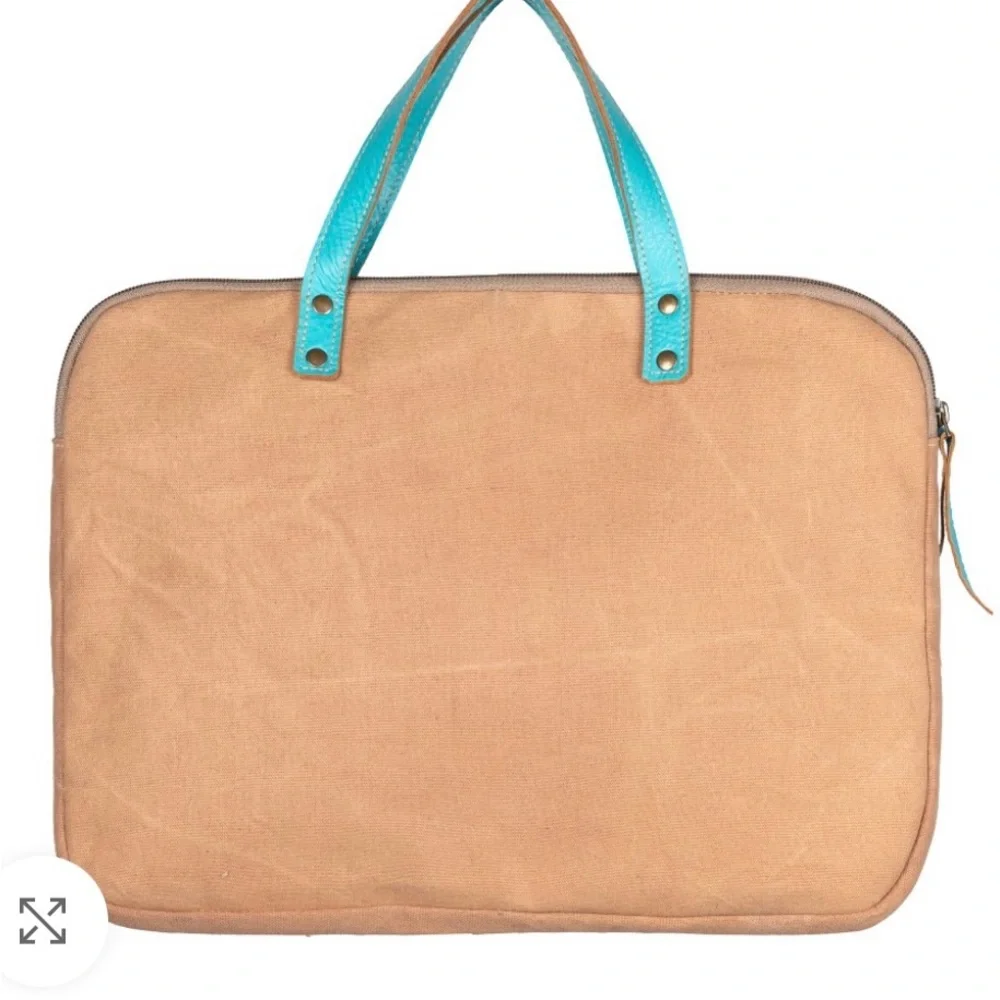 NWT Genuine cowhide leather Laptop Sleeve.